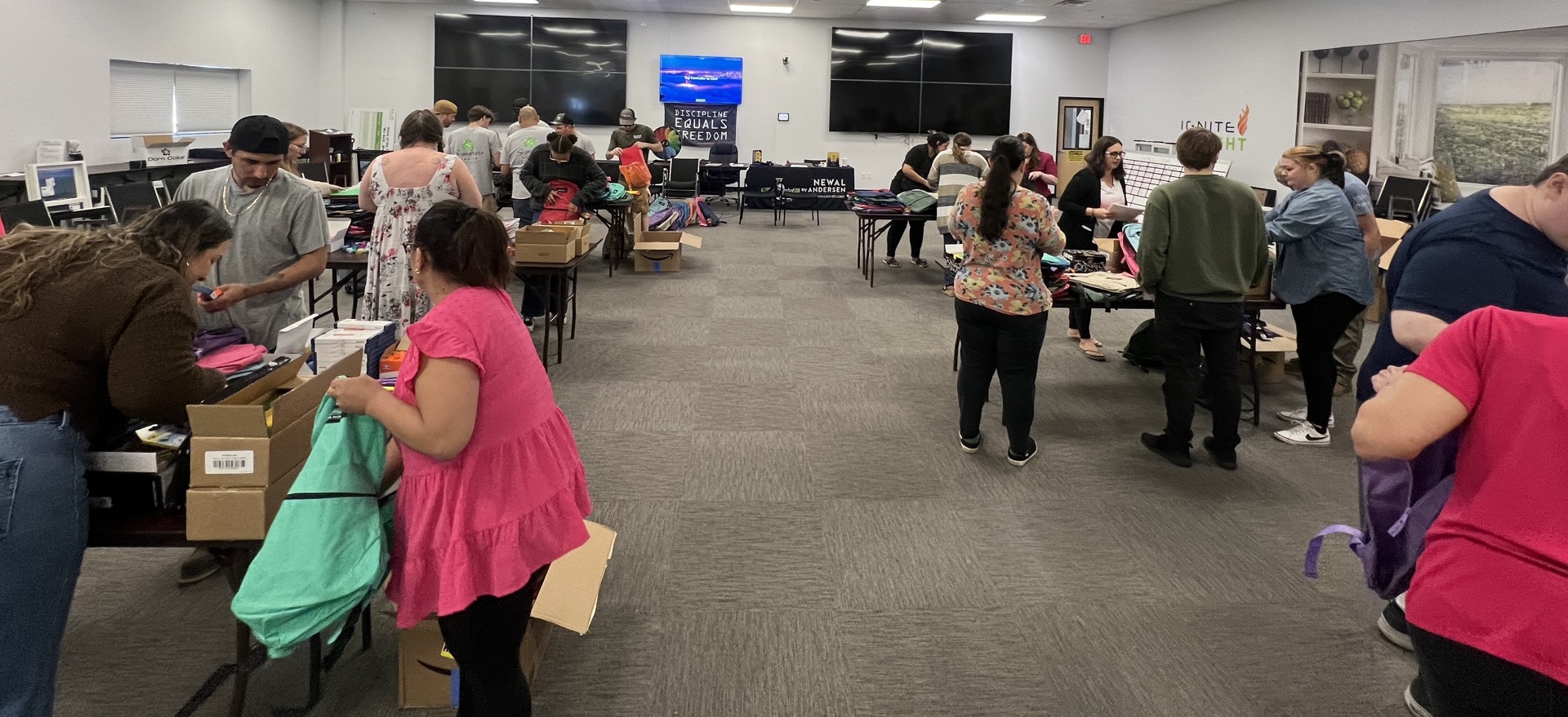 Esler Companies – Arizona Team Packs Over 200 Backpacks for BBBS Mentorship Program